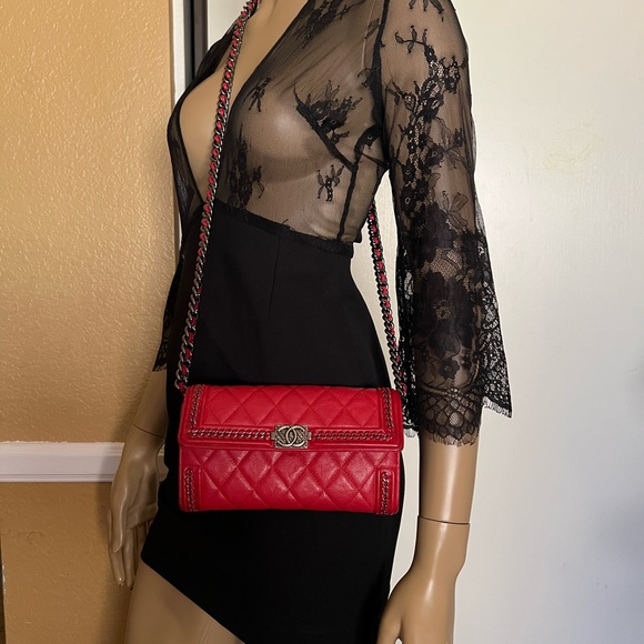 CHANEL Red Quilted Crossbody Bag - Picture 8 of 15